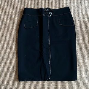 Fabulous per se black skirt in wool and paten!  Size 8